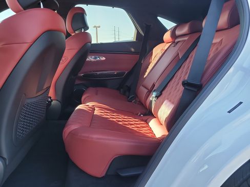 Used 2025 Genesis GV70 3.5T Sport w/ Sport Prestige Package image 11