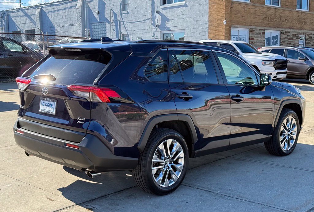 Used 2021 Toyota RAV4 XLE Premium AWD/4WD image 6