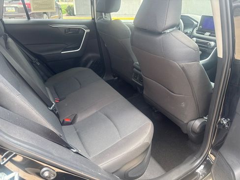 Used 2025 Toyota RAV4 LE AWD/4WD image 15