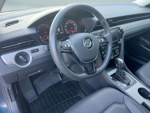 Used 2022 Volkswagen Passat 2.0T SE image 4