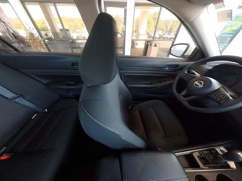 Used 2023 Nissan Altima 2.5 S FWD image 34