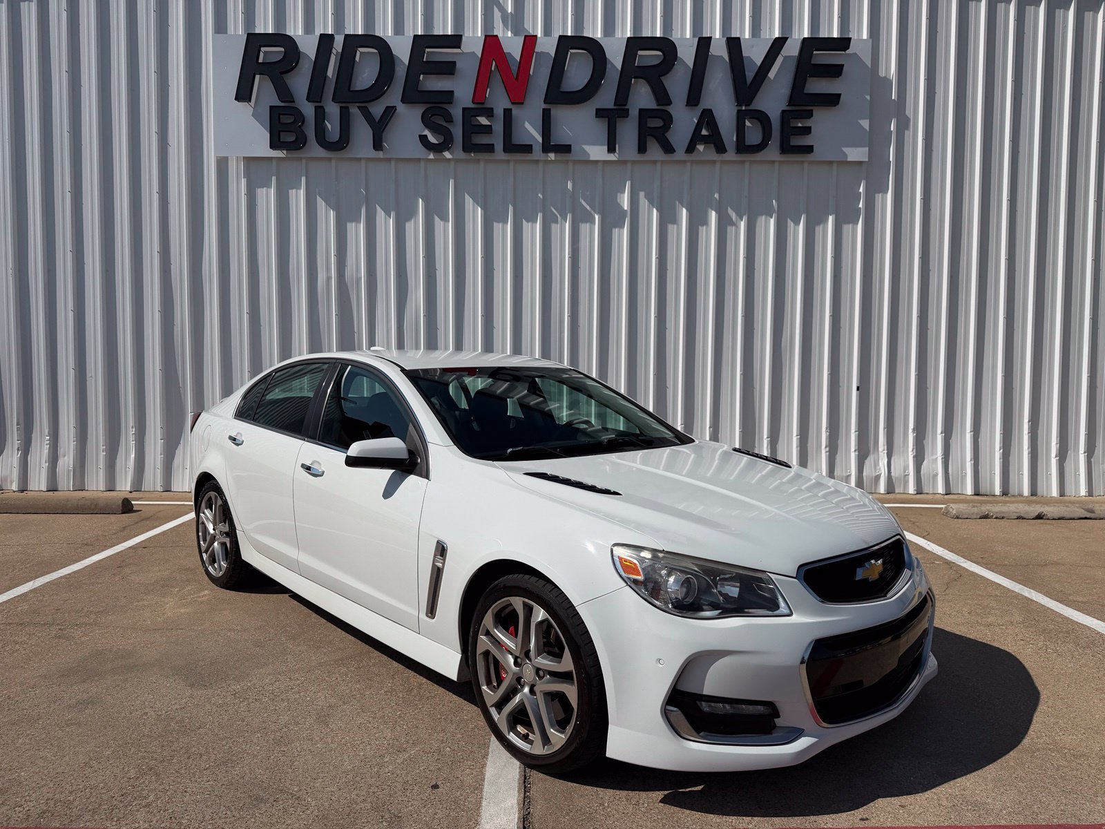Used 2016 Chevrolet SS RWD image 9