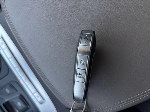 Used 2026 Kia Carnival FWD image 22