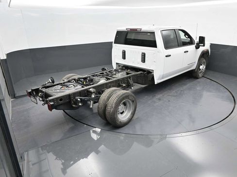 New 2025 GMC Sierra 3500 Pro w/ Convenience Package image 15