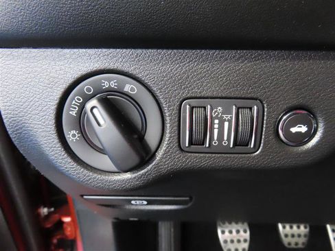 Used 2022 Dodge Challenger R/T Scat Pack RWD image 23
