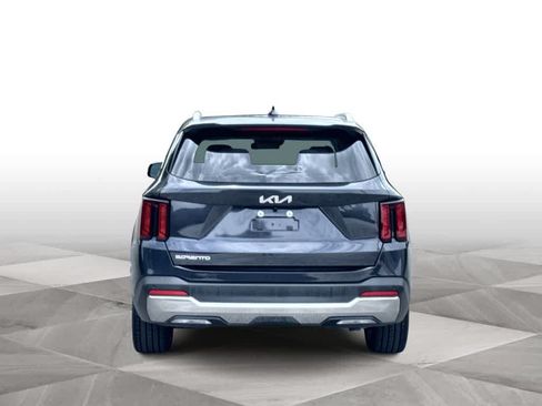 Certified 2025 Kia Sorento EX w/ Panoramic Sunroof Package FWD image 7