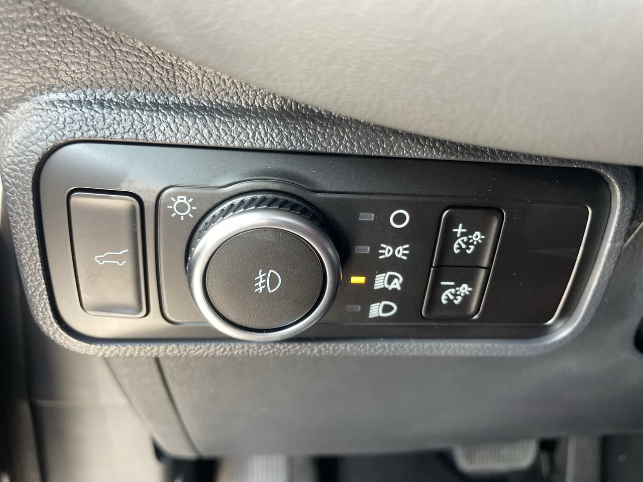 New 2027 Ford Explorer Active w/ Active Comfort Package RWD image 28