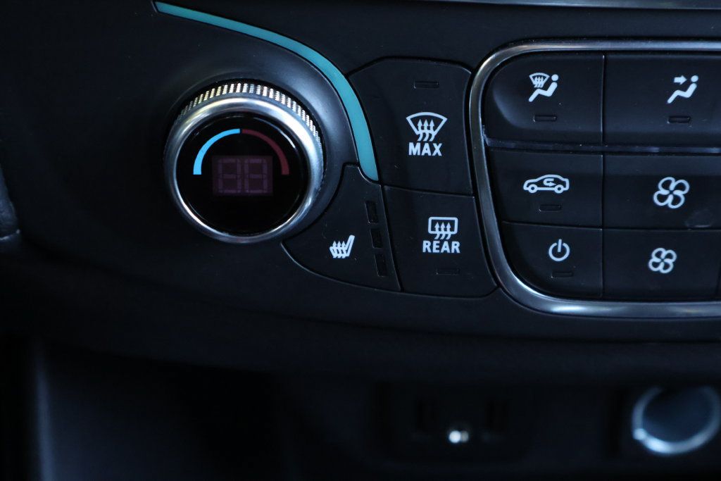 Certified 2023 Chevrolet Traverse LT FWD image 21
