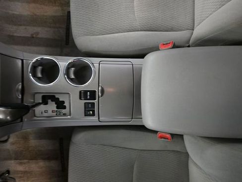 Used 2010 Toyota Highlander 4WD image 31