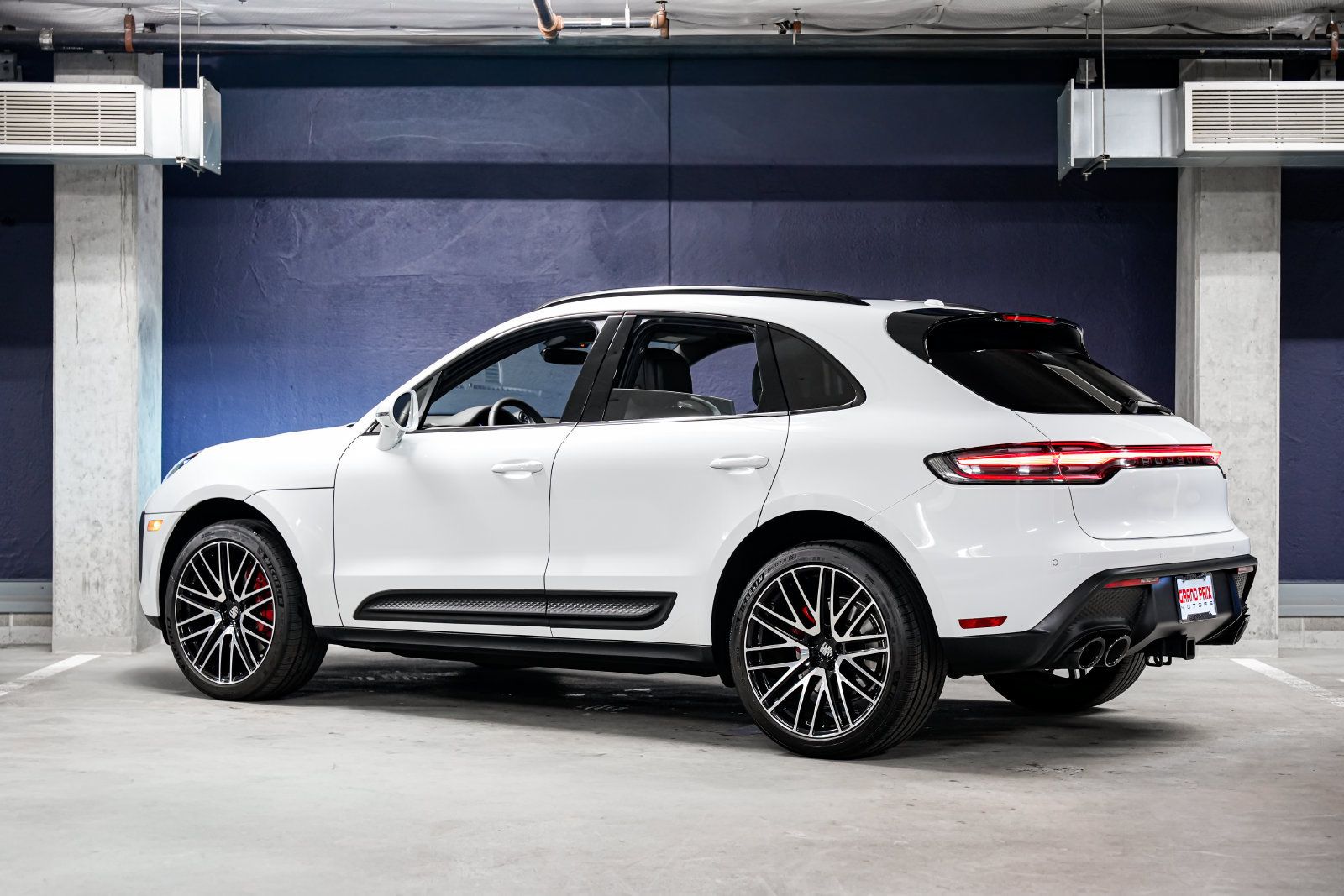 Used 2024 Porsche Macan S AWD/4WD image 8