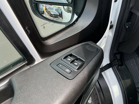 Used 2023 RAM ProMaster 2500 FWD image 12
