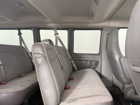 Used 2025 Chevrolet Express 3500 LS RWD image 13