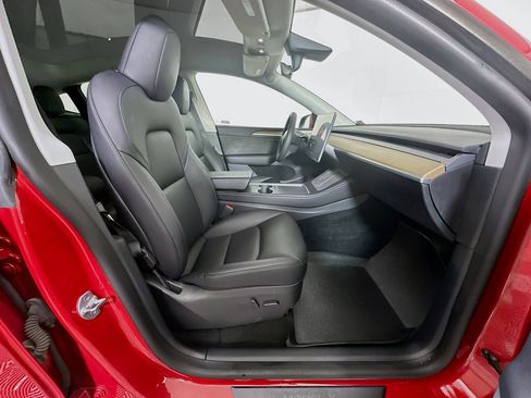 Used 2023 Tesla Model Y Long Range image 30