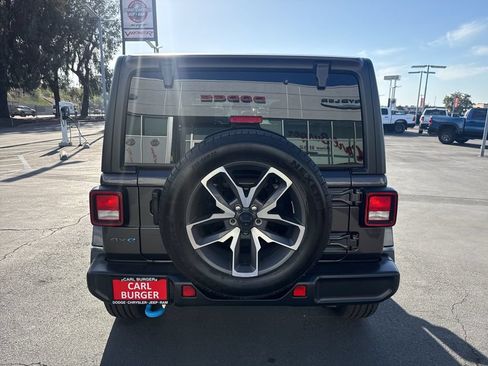 Used 2024 Jeep Wrangler Unlimited w/ Convenience Group AWD/4WD image 6