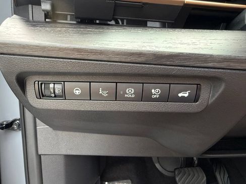 Certified 2024 Nissan Ariya AWD image 21