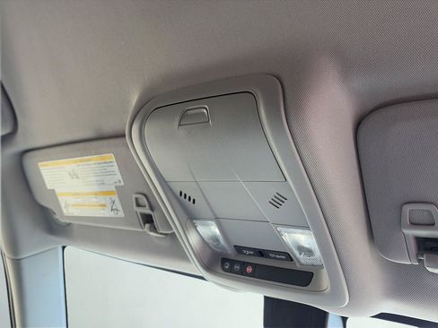 Used 2024 Chevrolet Equinox LT FWD image 30