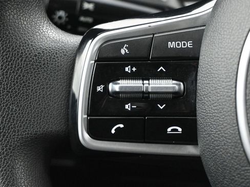 Used 2022 Kia Sorento LX FWD image 6