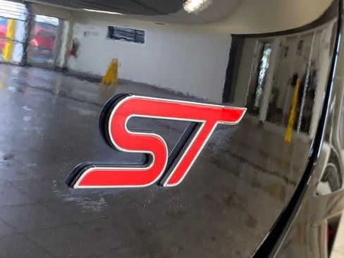 Certified 2023 Ford Edge ST w/ Cargo Accessory Package AWD/4WD image 7