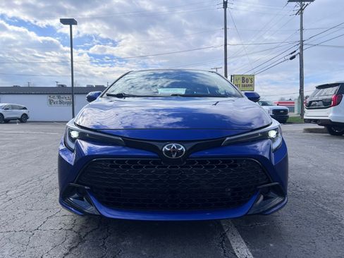 Used 2023 Toyota Corolla SE w/ SE Premium Package image 3
