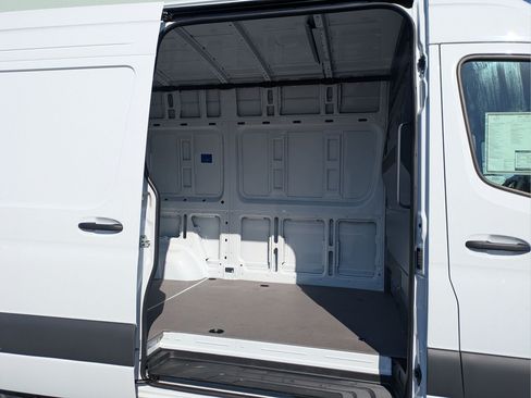 New 2026 Mercedes-Benz Sprinter 2500 image 9