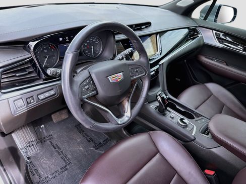 Certified 2024 Cadillac XT6 Premium Luxury w/ Technology Package FWD image 9