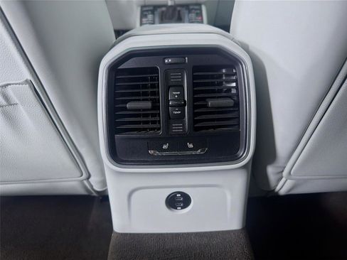 Certified 2021 Porsche Macan Turbo image 22