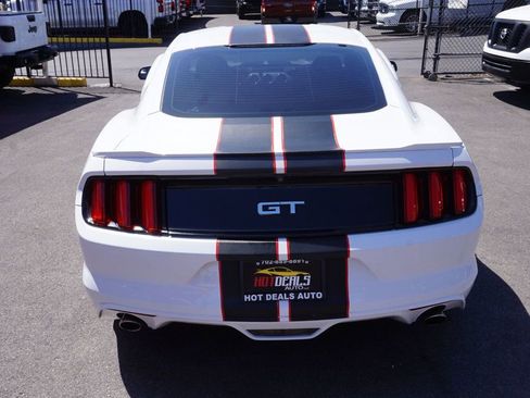 Used 2017 Ford Mustang GT RWD image 7