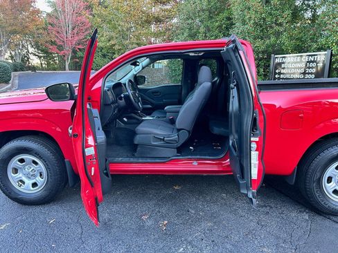 Used 2022 Nissan Frontier S w/ Technology Package image 21