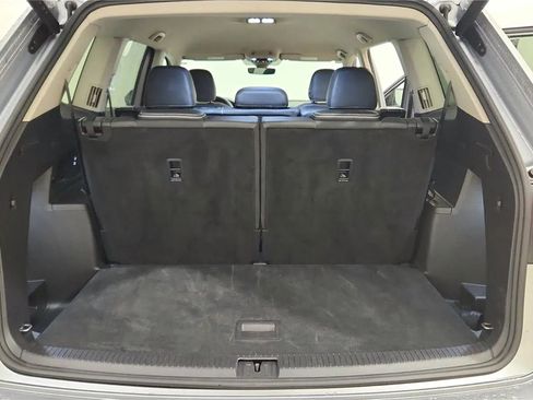 Used 2025 Volkswagen Atlas SE image 19