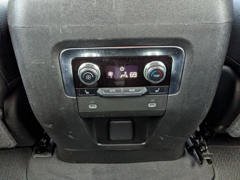 Used 2023 GMC Yukon Denali image 36