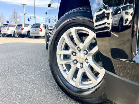 Used 2024 Chevrolet Tahoe LT image 2