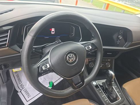 Used 2020 Volkswagen Jetta SEL Premium FWD image 3