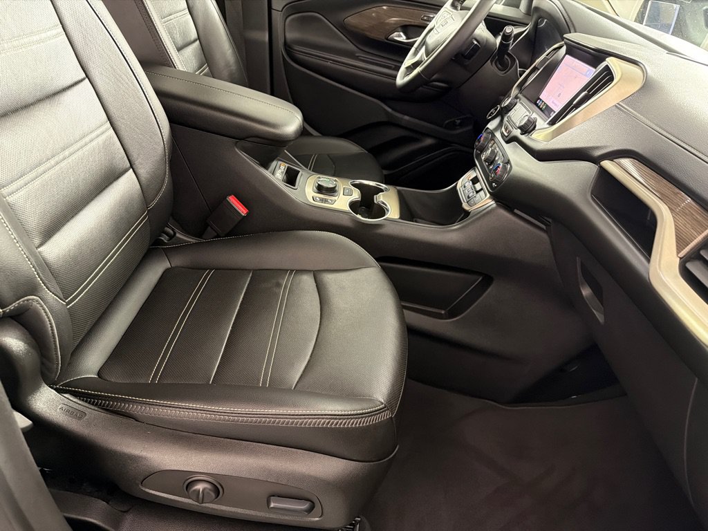 Used 2022 GMC Terrain Denali AWD/4WD image 25