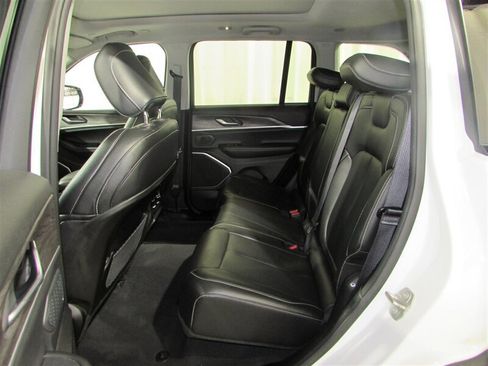 Used 2023 Jeep Grand Cherokee 4WD 4xe image 29