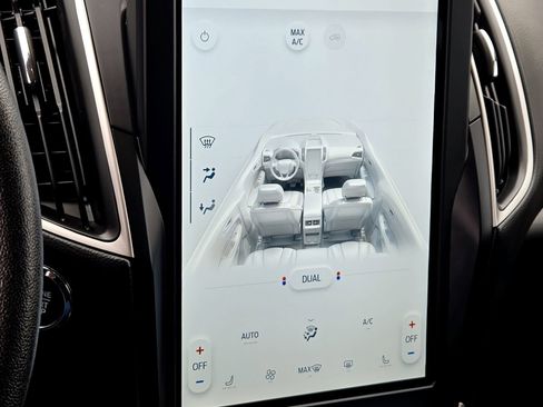 Used 2024 Ford Edge SEL image 18