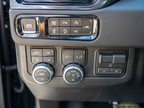 New 2026 GMC Yukon XL AT4 Ultimate AWD/4WD image 22