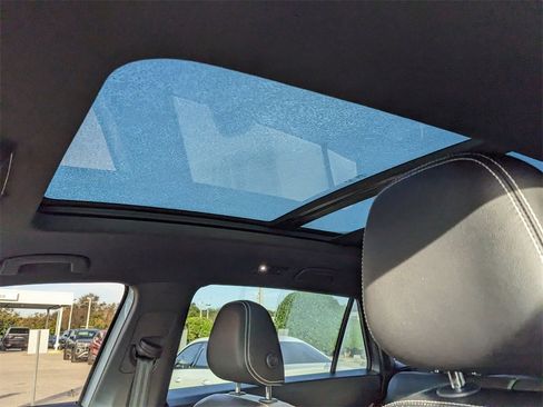 Certified 2023 Volkswagen Atlas Cross Sport SE w/ Panoramic Sunroof Package image 21