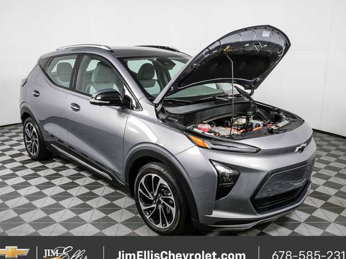 Used 2023 Chevrolet Bolt EUV Premier image 32
