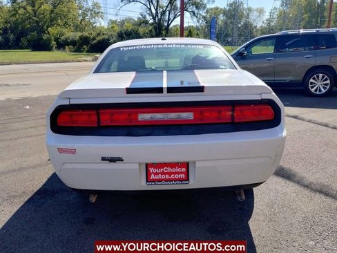 Used 2010 Dodge Challenger SE image 4