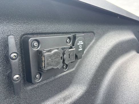 New 2026 RAM 2500 Laramie AWD/4WD image 37