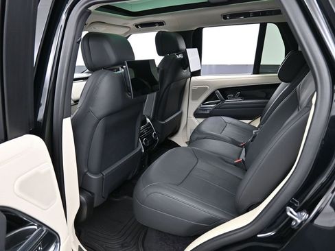 Used 2023 Land Rover Range Rover Autobiography image 28