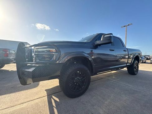 Used 2025 RAM 2500 Limited AWD/4WD image 4