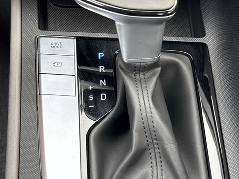 Certified 2025 Hyundai Elantra Sport image 26