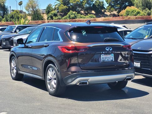 Used 2020 INFINITI QX50 Luxe w/ Navigation Package FWD image 6
