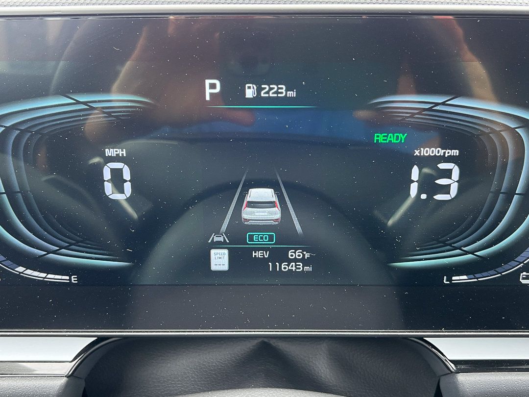 Used 2024 Kia Niro EX w/ EX Cold Weather Package FWD image 20