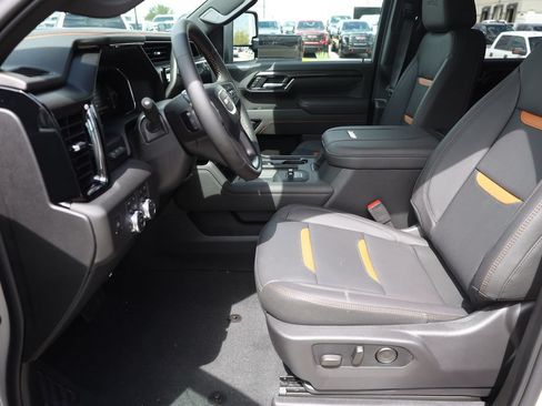 New 2026 GMC Sierra 3500 AT4 w/ AT4 Premium Plus Package AWD/4WD image 11