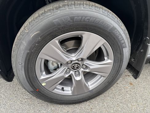 New 2025 Toyota RAV4 XLE image 3
