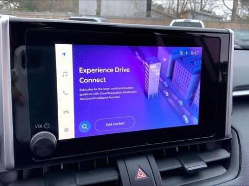 Used 2025 Toyota RAV4 XLE image 31