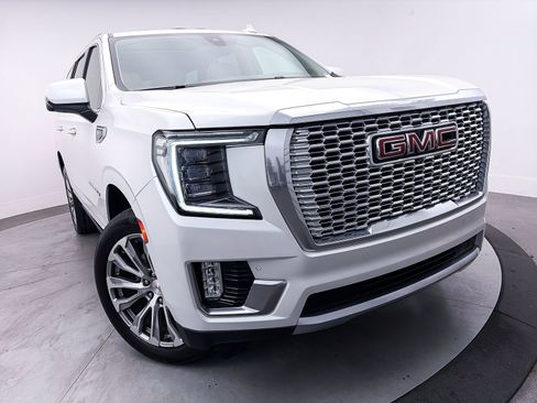 Used 2021 GMC Yukon Denali w/ Denali Premium Package image 11