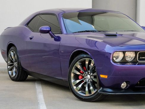 Used 2013 Dodge Challenger SRT8 w/ Harman Kardon Audio Group RWD image 3